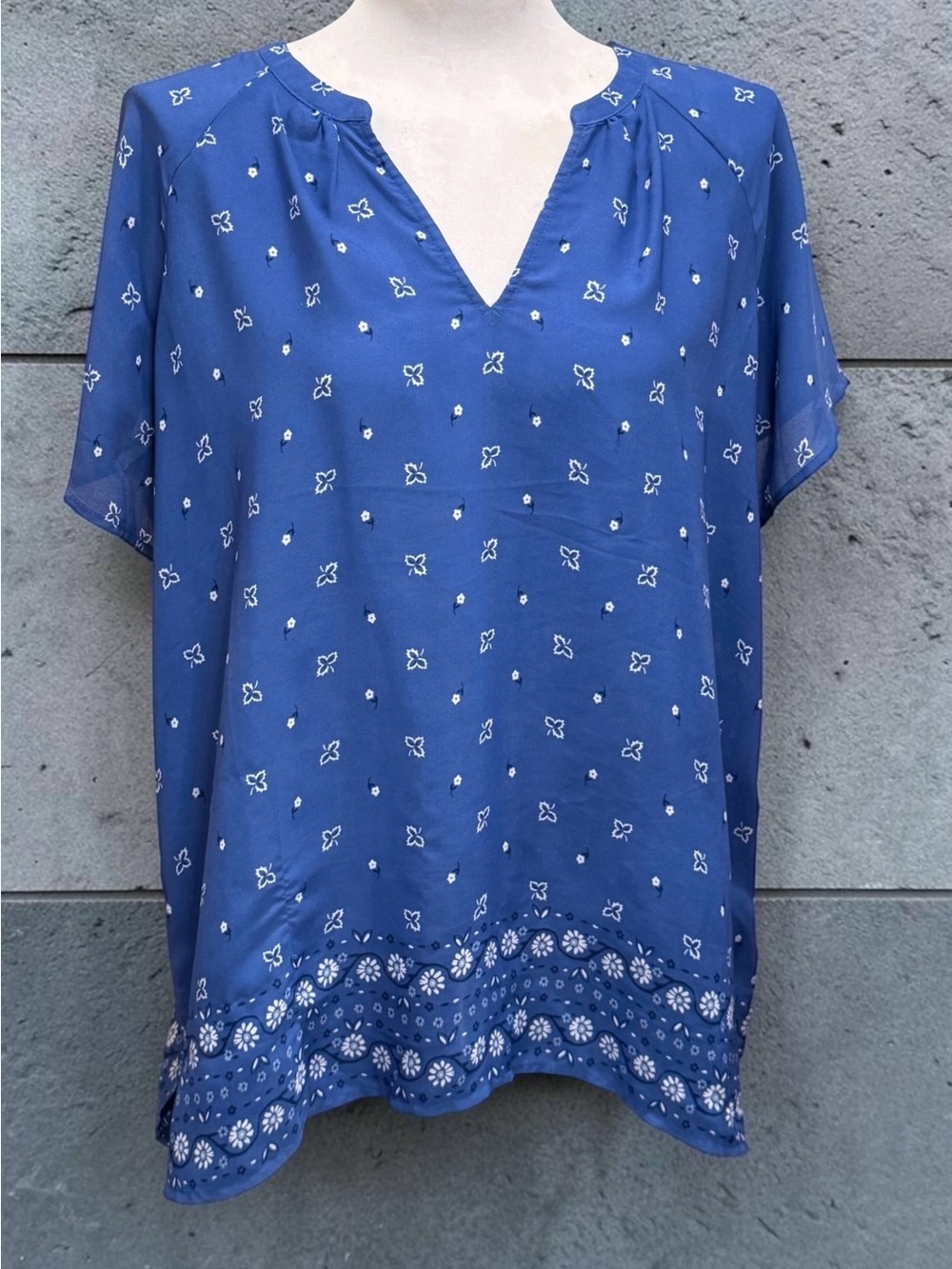 Old Navy Women’s Floral Border Print Blouse – Size XL